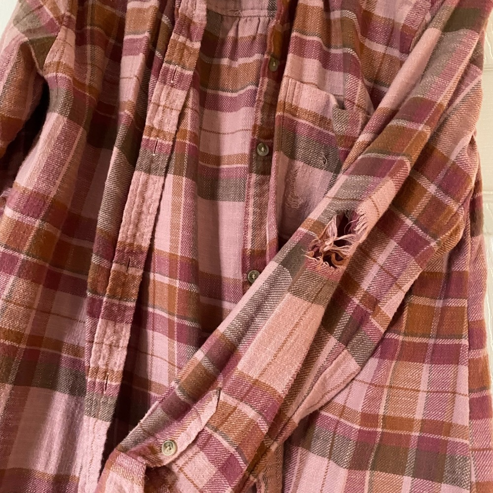 CLEAR OUT PRICE! American Eagle distressed flannel - Picture 8 of 8